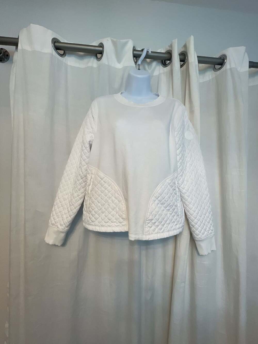 Telfar Quilted Crewneck Sweatshirt w Zipper Pockets
Sz S
Oversized 
Athleisure